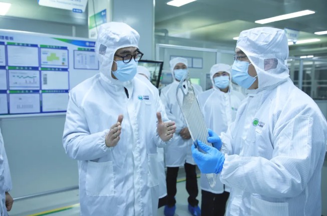 申能集團與上海交通大學領導一行蒞臨氫晨科技考察慰問
