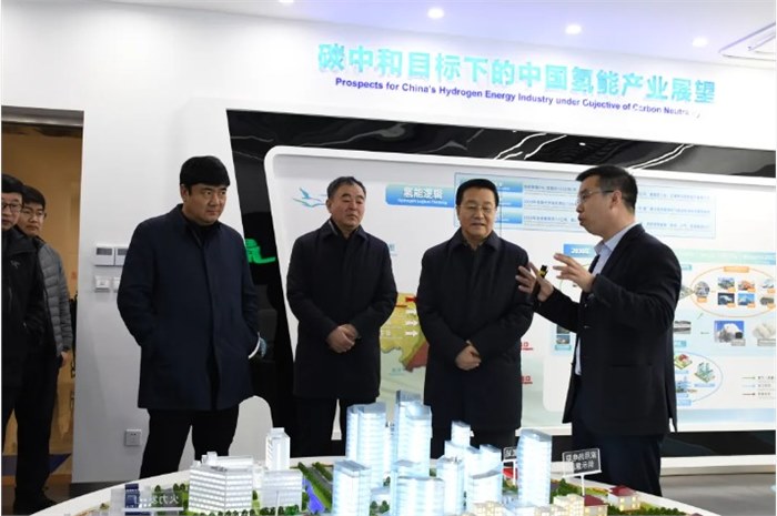 撫順市市委書記來鶴一行調研氫晨科技